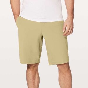 Lululemon Commission Short Relaxed *Warpstreme 11" 
Tofino Sand Size 32